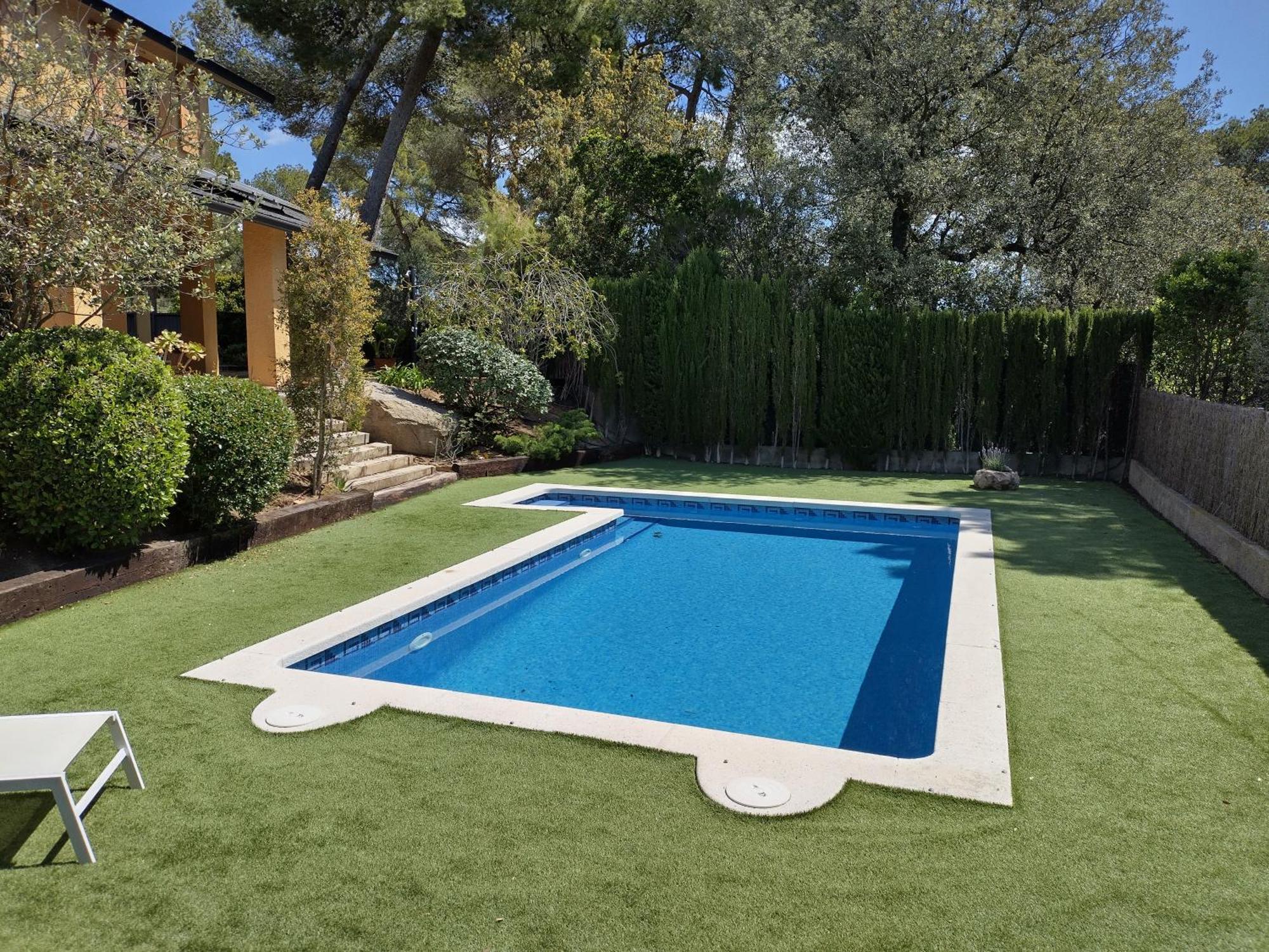 Sant Cebrià de Vallalta Casa Felizヴィラ エクステリア 写真