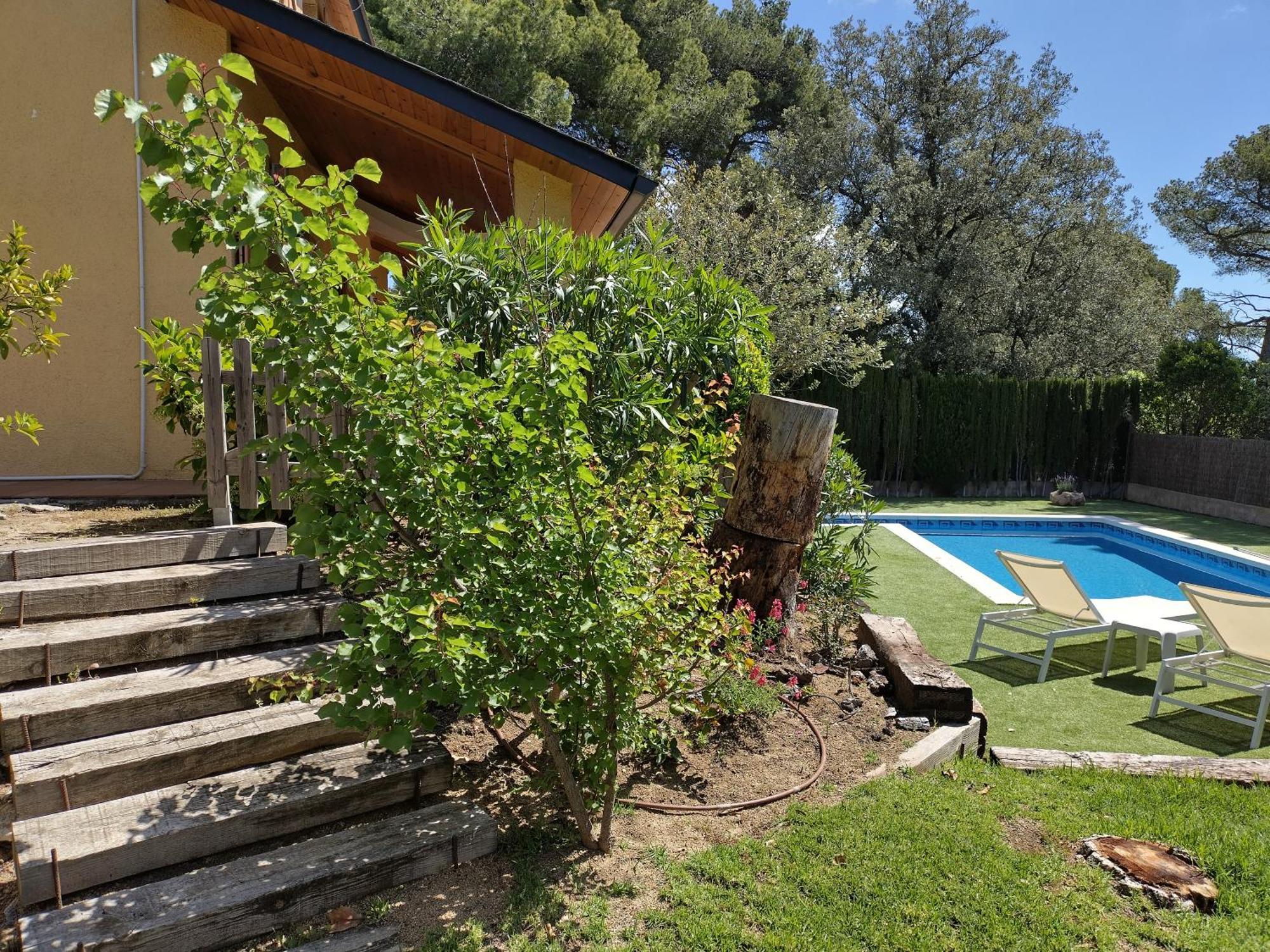 Sant Cebrià de Vallalta Casa Felizヴィラ エクステリア 写真
