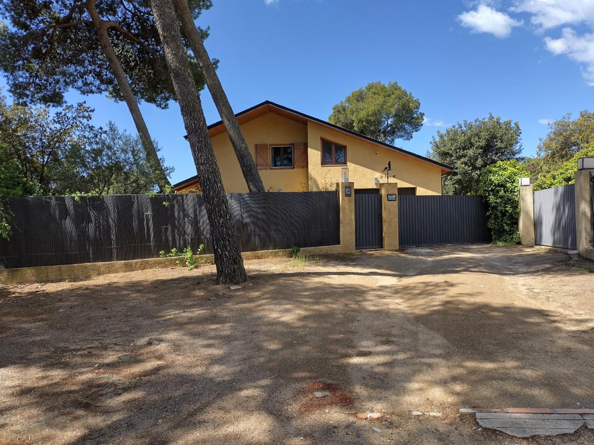 Sant Cebrià de Vallalta Casa Felizヴィラ エクステリア 写真
