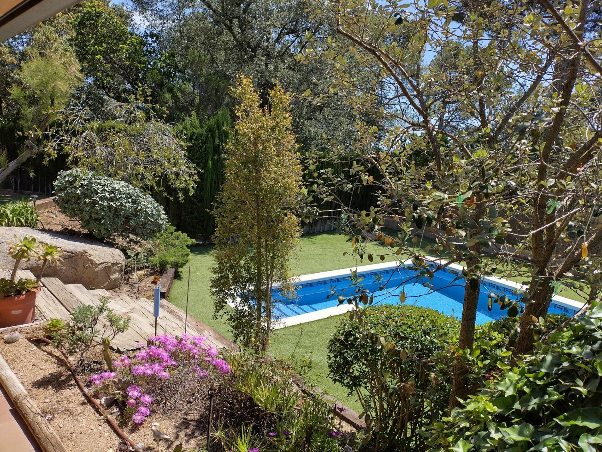 Sant Cebrià de Vallalta Casa Felizヴィラ エクステリア 写真