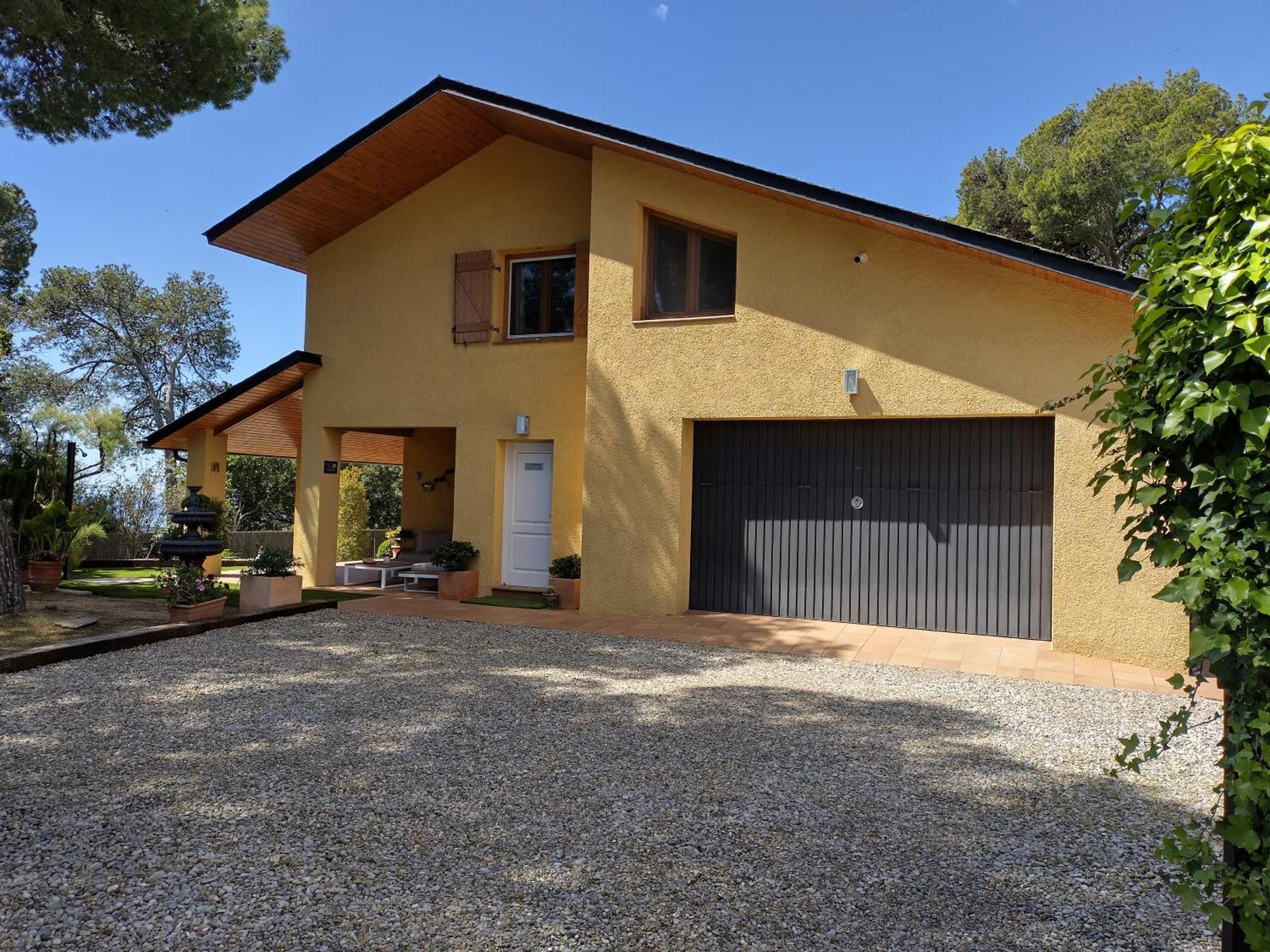 Sant Cebrià de Vallalta Casa Felizヴィラ エクステリア 写真