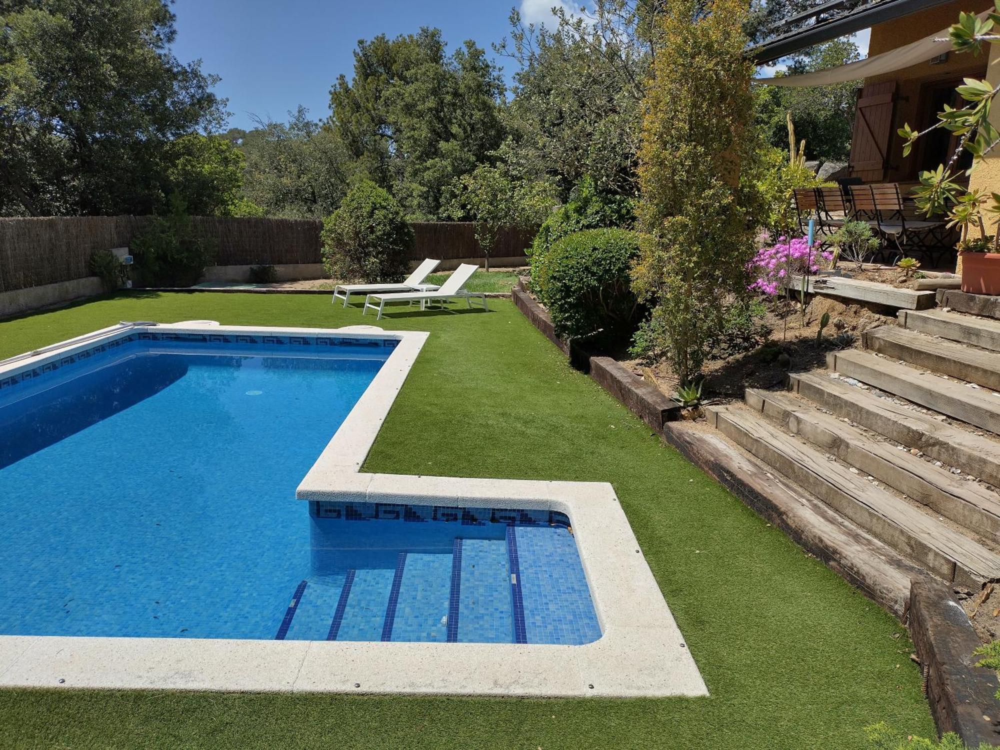 Sant Cebrià de Vallalta Casa Felizヴィラ エクステリア 写真