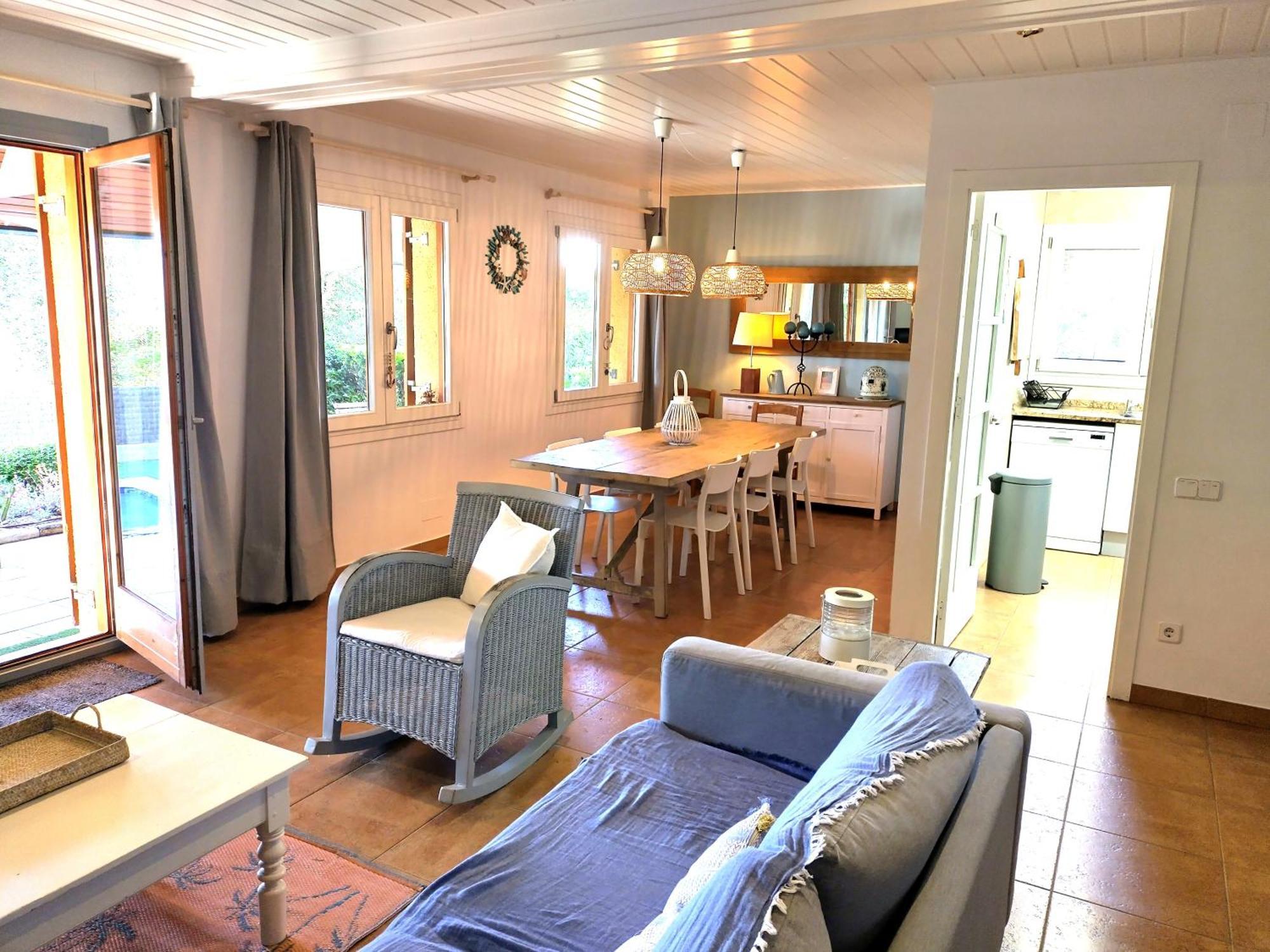 Sant Cebrià de Vallalta Casa Felizヴィラ エクステリア 写真