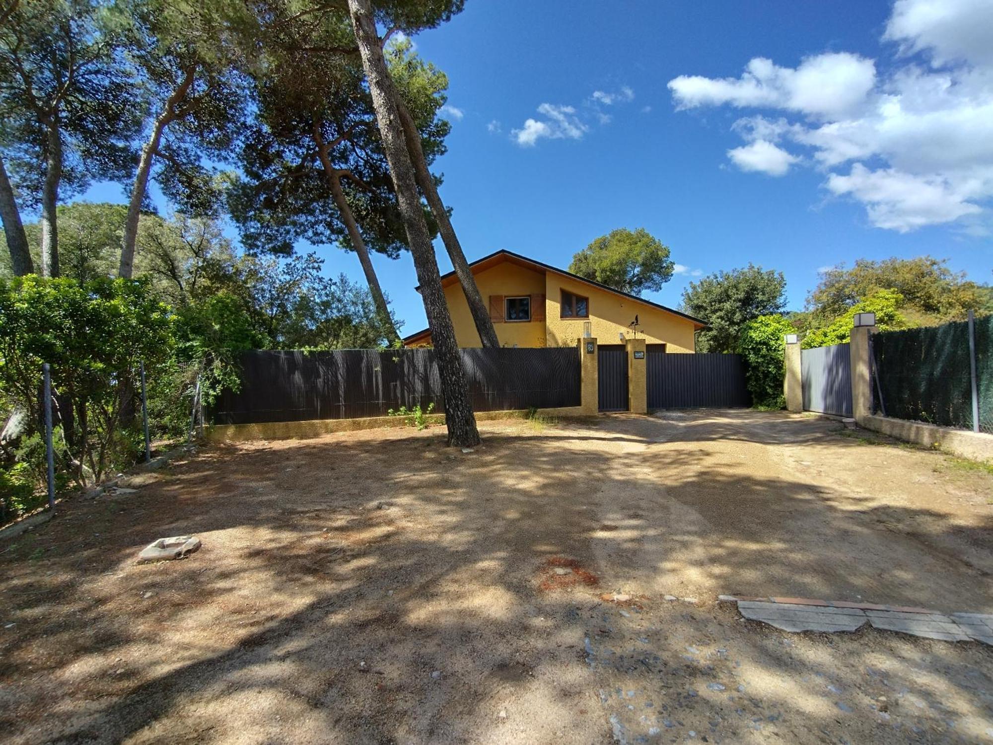 Sant Cebrià de Vallalta Casa Felizヴィラ エクステリア 写真