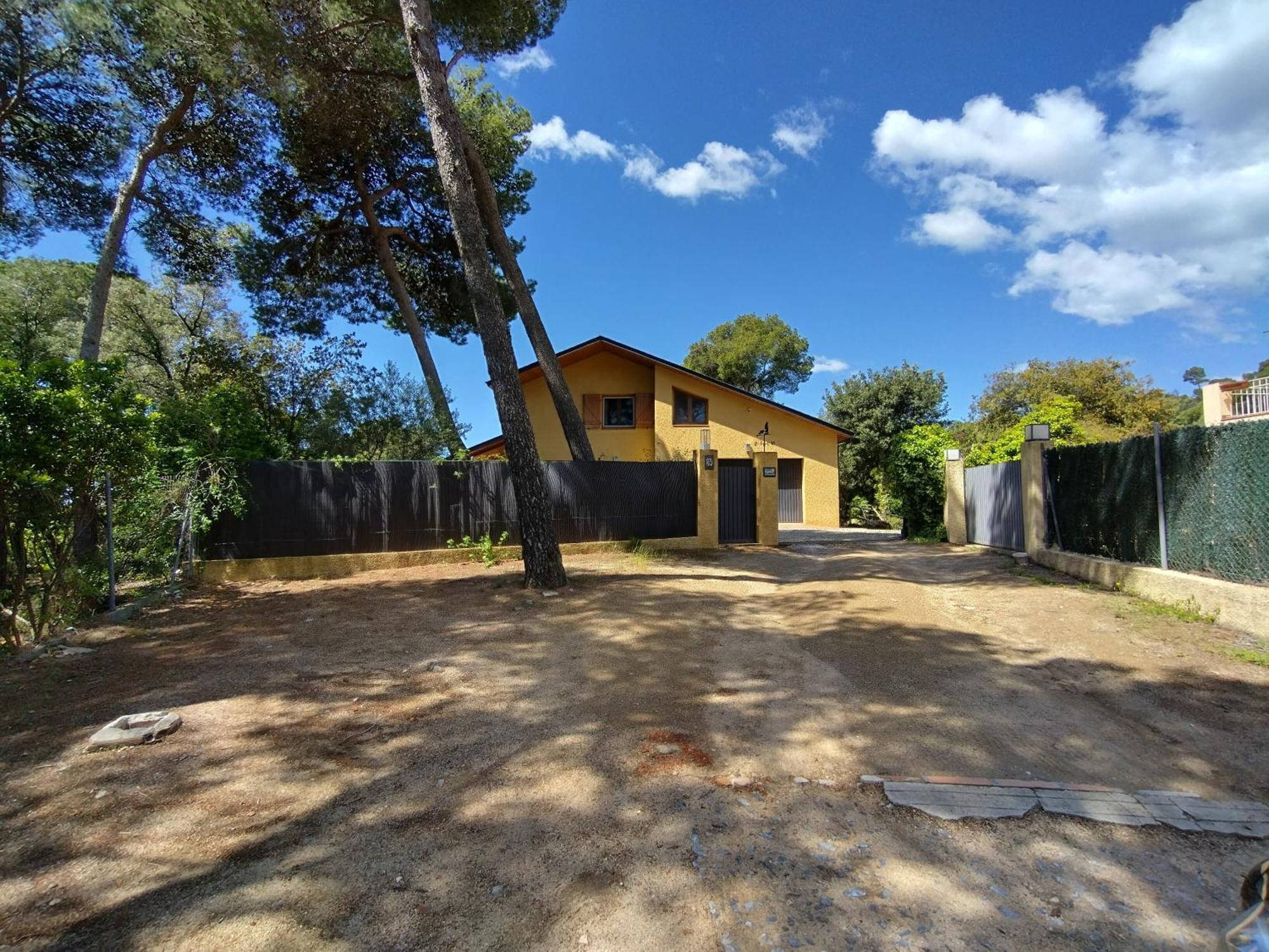 Sant Cebrià de Vallalta Casa Felizヴィラ エクステリア 写真