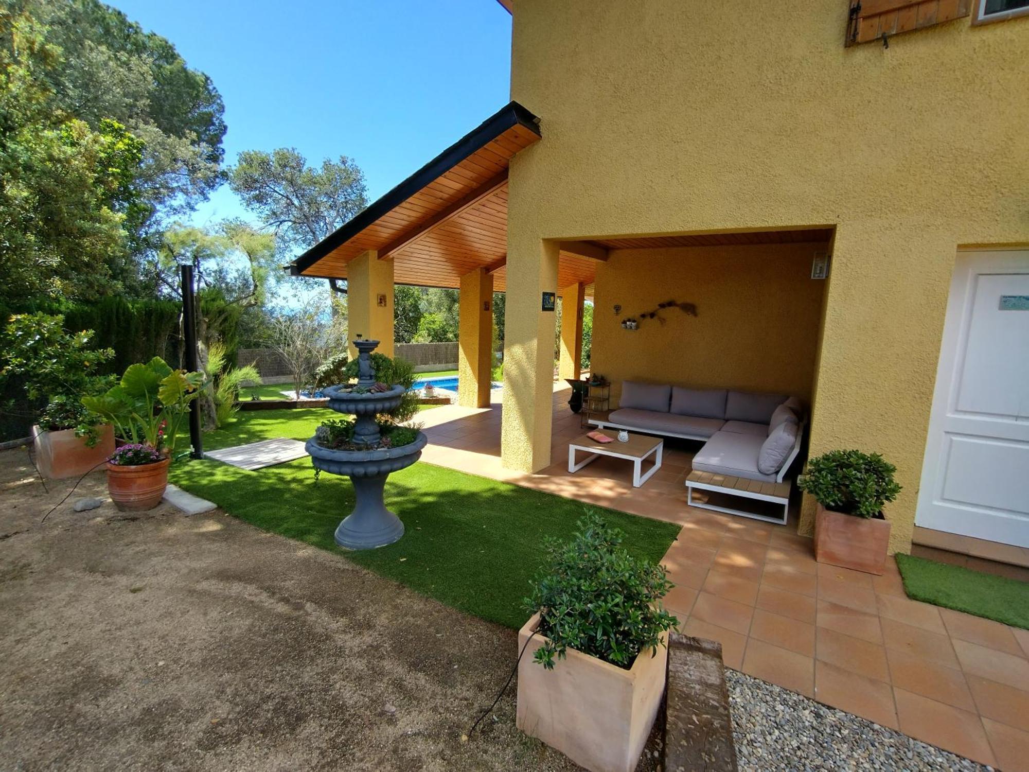 Sant Cebrià de Vallalta Casa Felizヴィラ エクステリア 写真